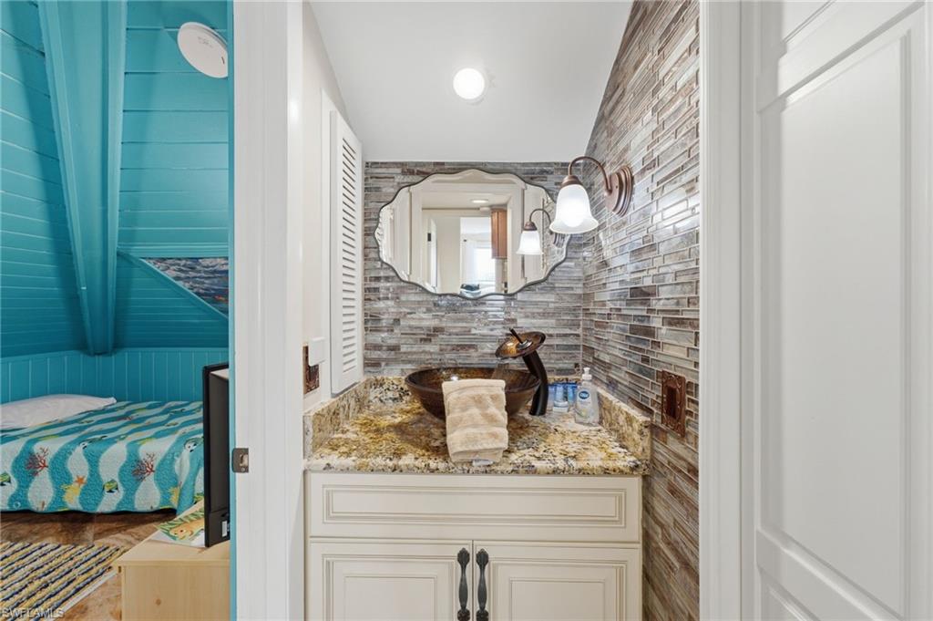 SAFETY HARBOR CLUB - Residential