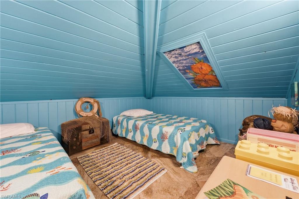 SAFETY HARBOR CLUB - Residential