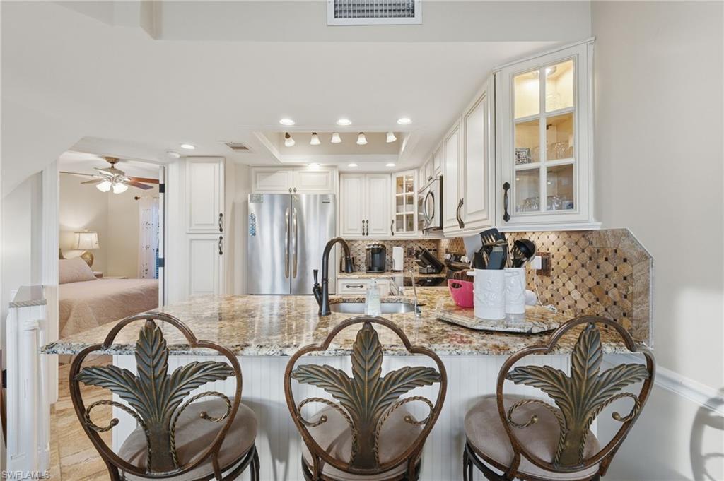 SAFETY HARBOR CLUB - Residential