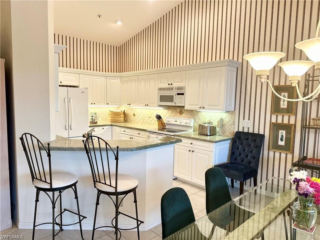 HARBOR LAKES - Residential Lease