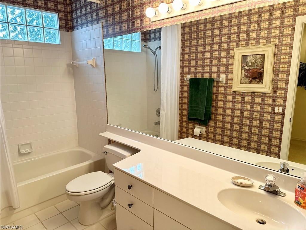 HARBOR LAKES - Residential Lease