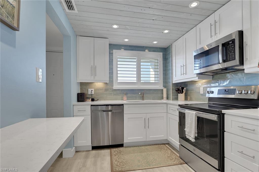 CENTRE COURT CONDO - Residential Lease