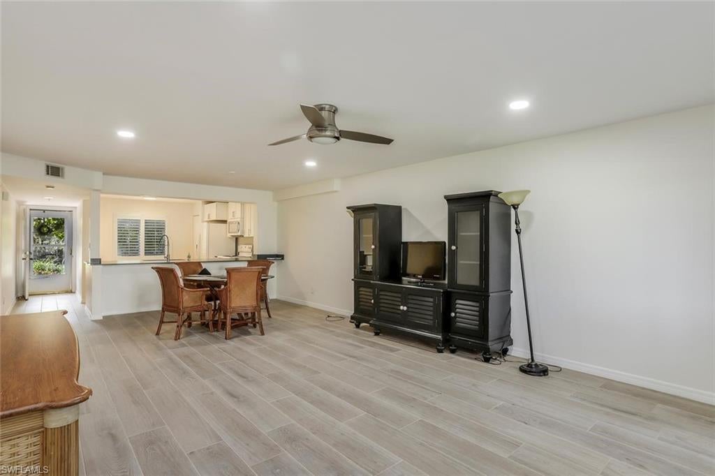 SUNSET COVE AT THE LANDINGS - Residential