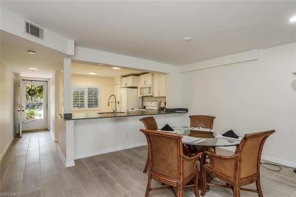 SUNSET COVE AT THE LANDINGS - Residential