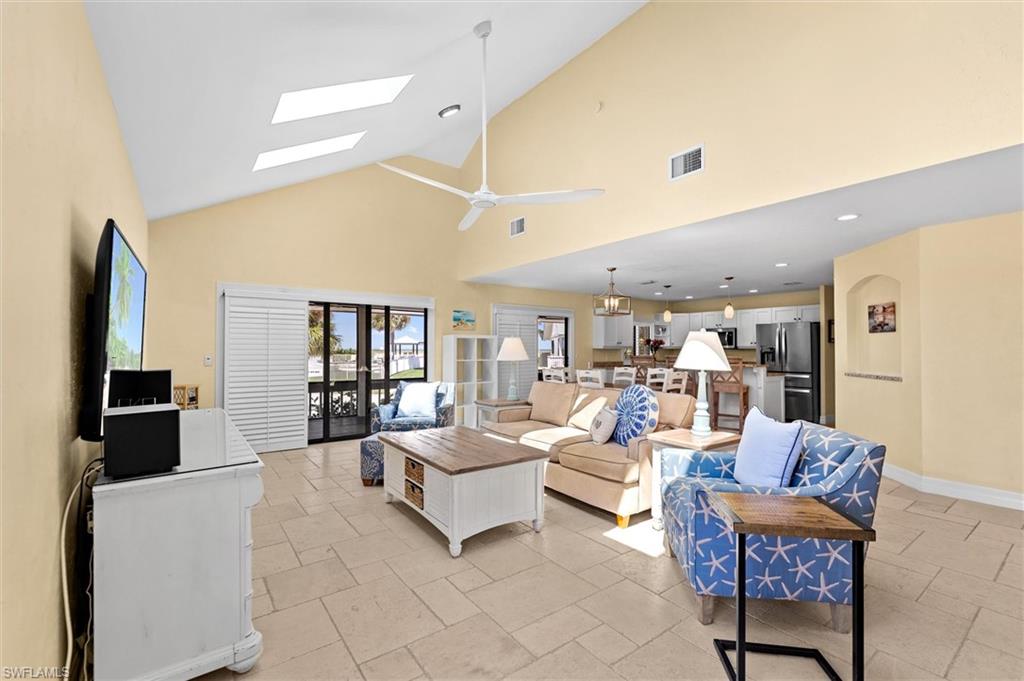 BEACH HOMES - Residential