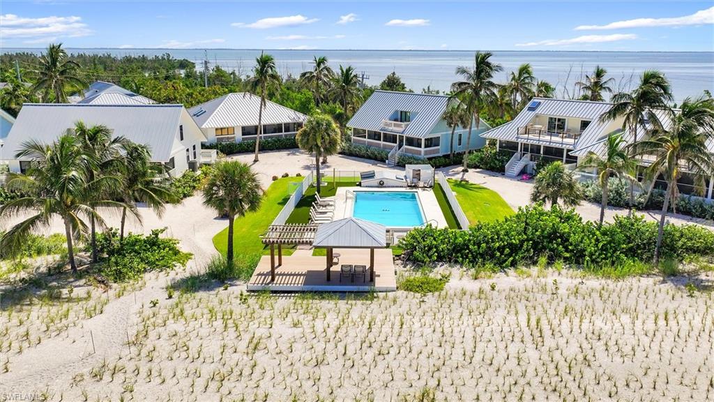 BEACH HOMES - Residential