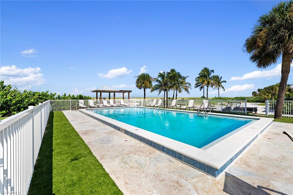 BEACH HOMES - Residential