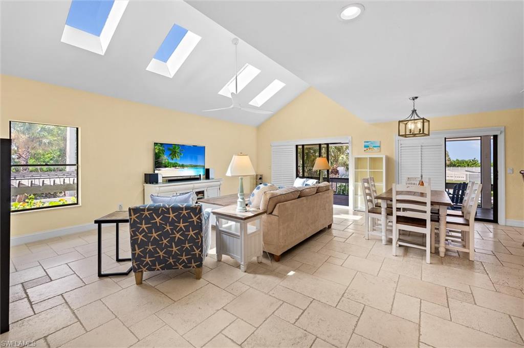 BEACH HOMES - Residential