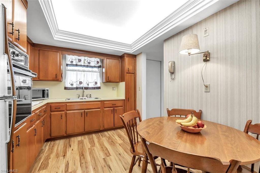 COUNTRY CLUB ESTATES CONDO - Residential