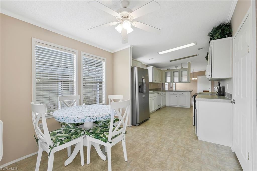 CRYSTAL LAKES - Residential