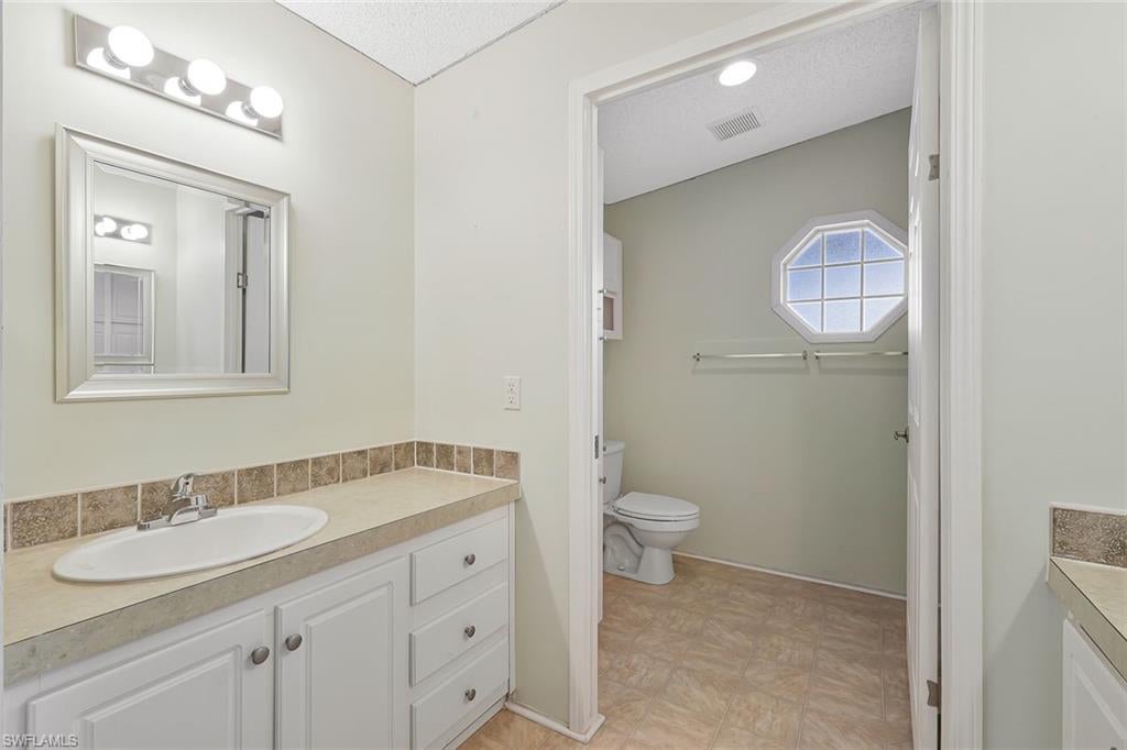 CRYSTAL LAKES - Residential