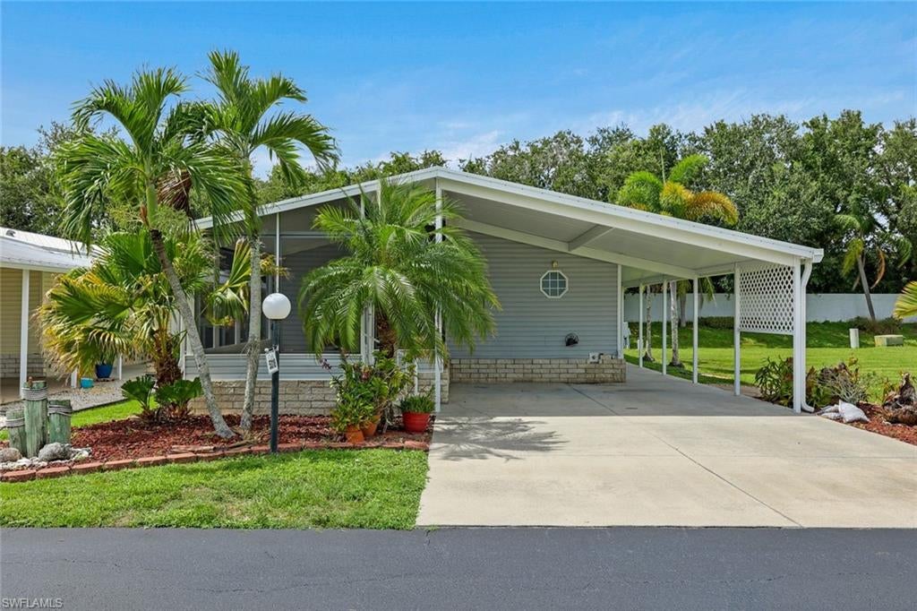 CRYSTAL LAKES - Residential