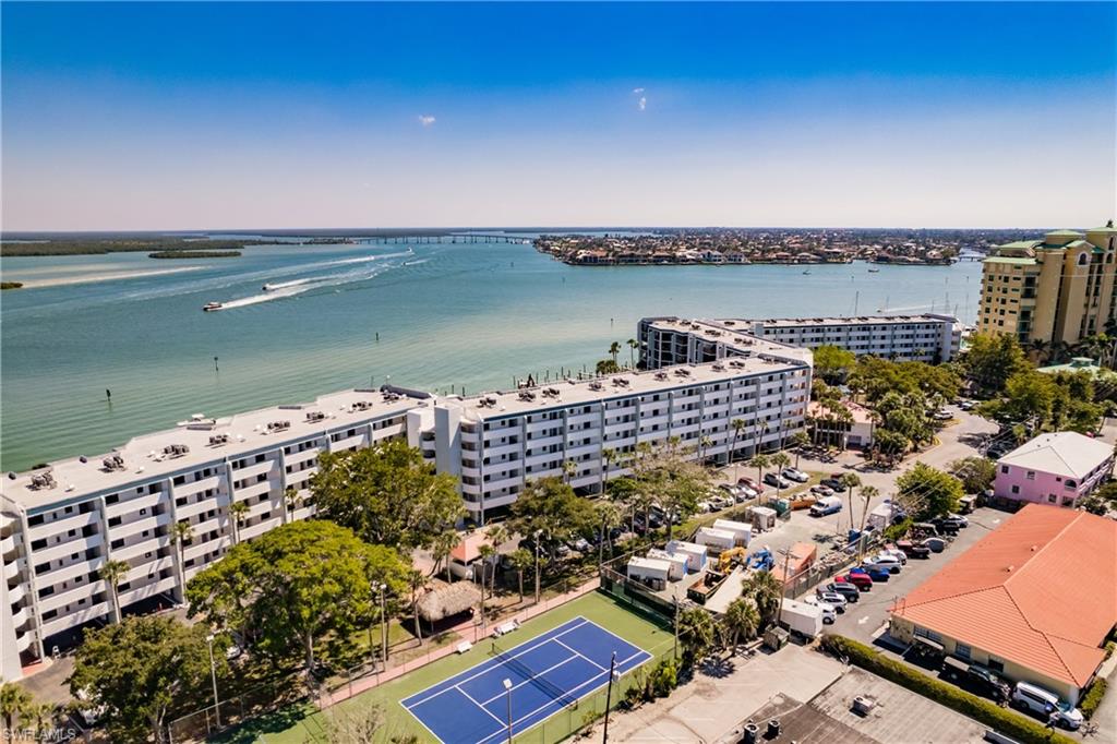 RIVERSIDE CLUB - Residential