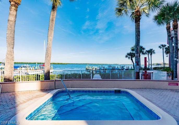 RIVERSIDE CLUB - Residential