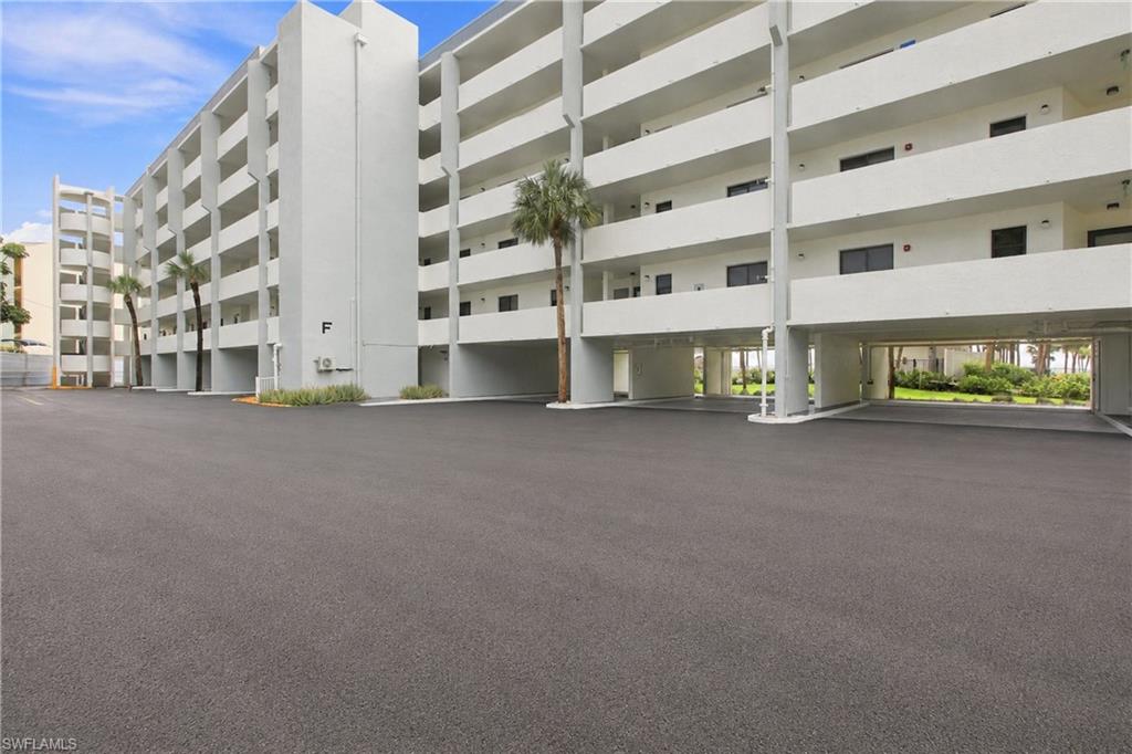 RIVERSIDE CLUB - Residential