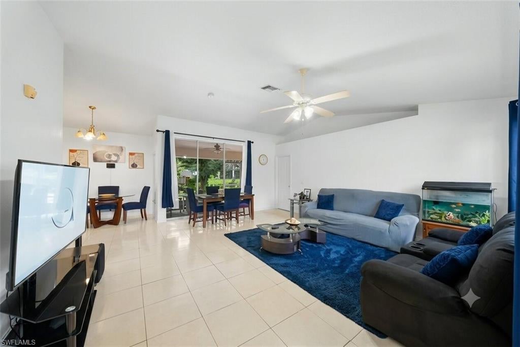 MIRROR LAKES - Residential