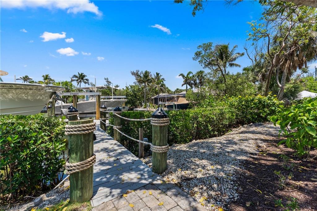YACHTSMANS COVE - Residential