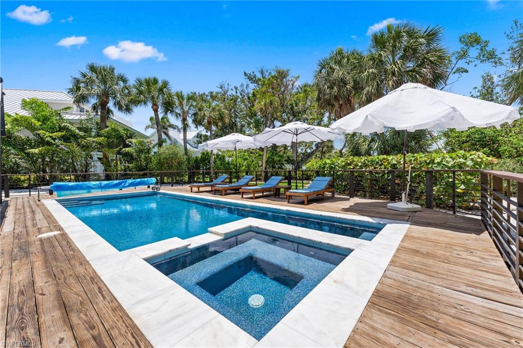 YACHTSMANS COVE - Residential