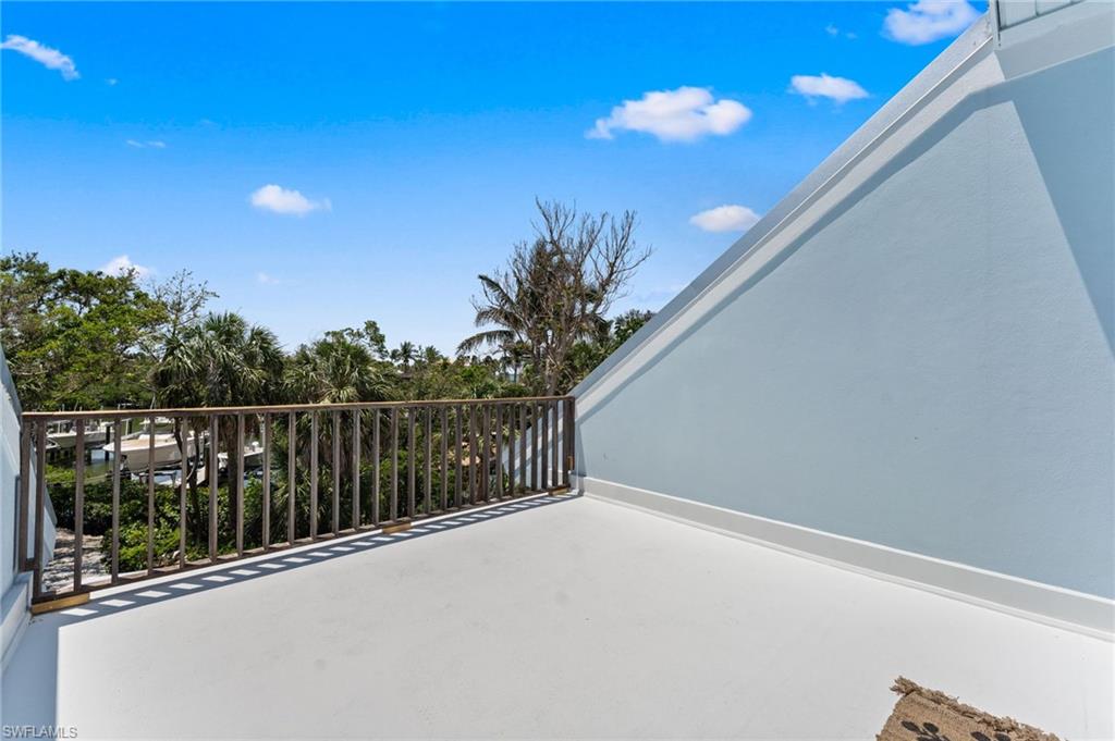 YACHTSMANS COVE - Residential