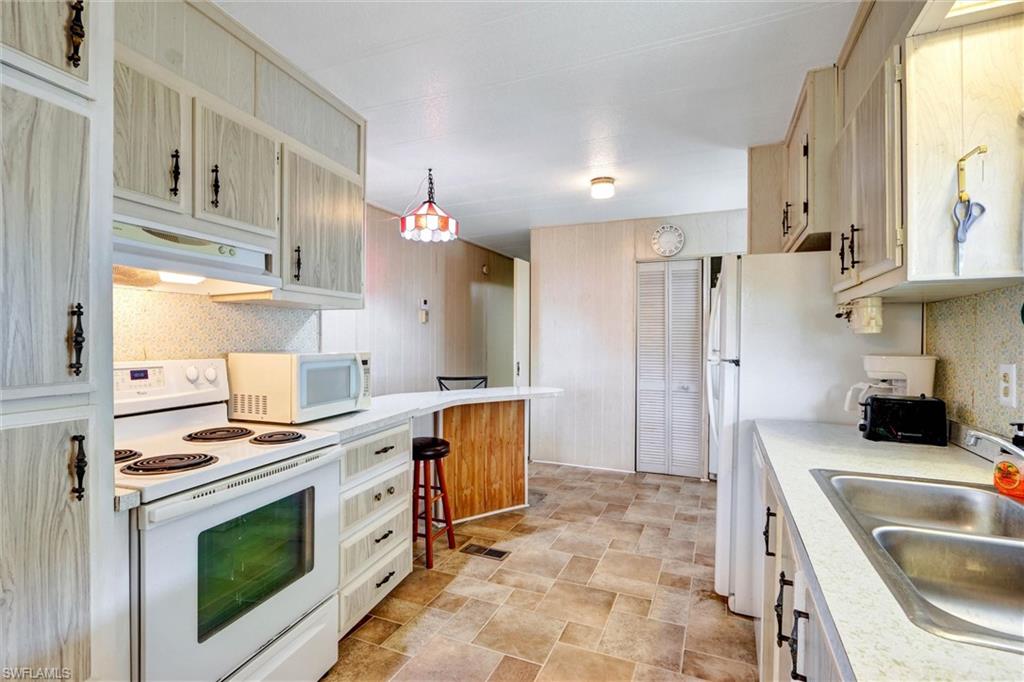 FOREST PARK MOBILE HOME - Residential