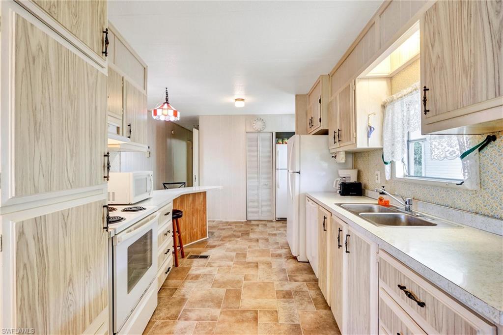 FOREST PARK MOBILE HOME - Residential
