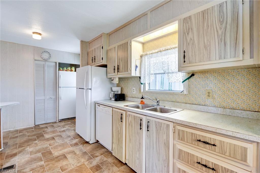 FOREST PARK MOBILE HOME - Residential