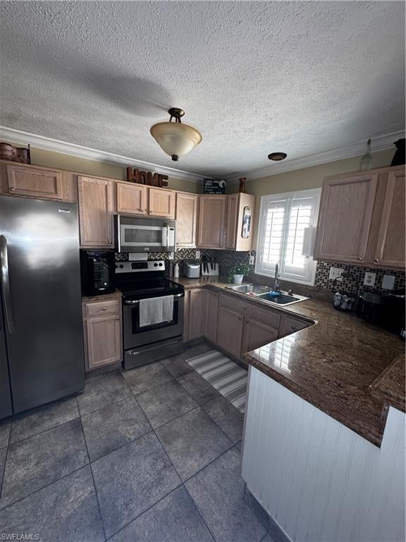 LEAWOOD LAKES - Residential Lease