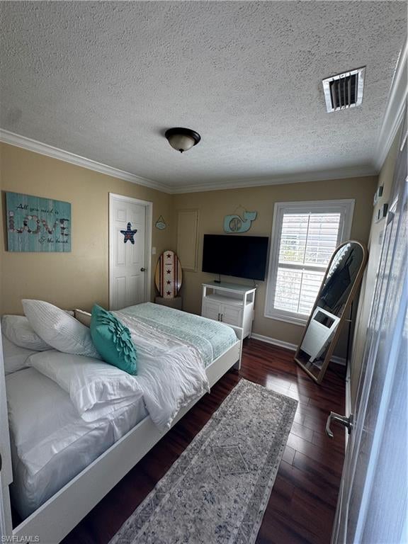 LEAWOOD LAKES - Residential Lease