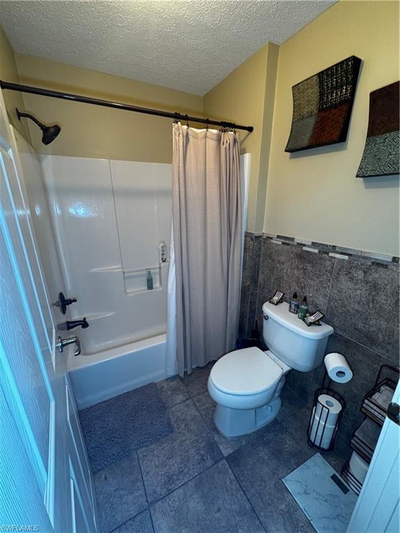 LEAWOOD LAKES - Residential Lease