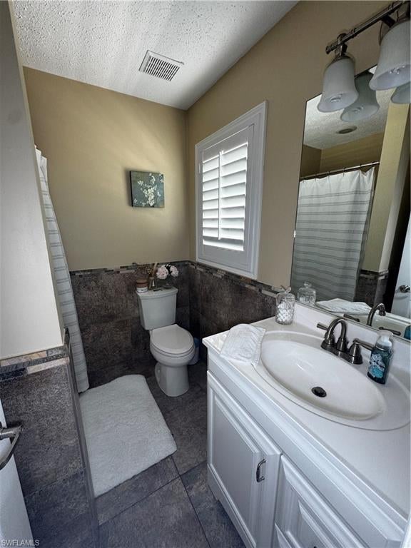 LEAWOOD LAKES - Residential Lease