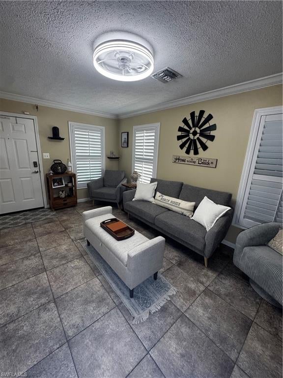 LEAWOOD LAKES - Residential Lease