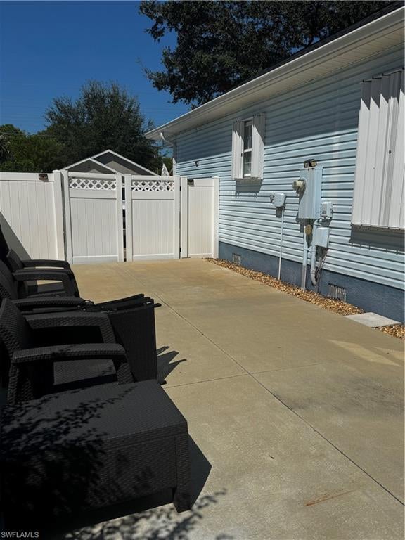 LEAWOOD LAKES - Residential Lease