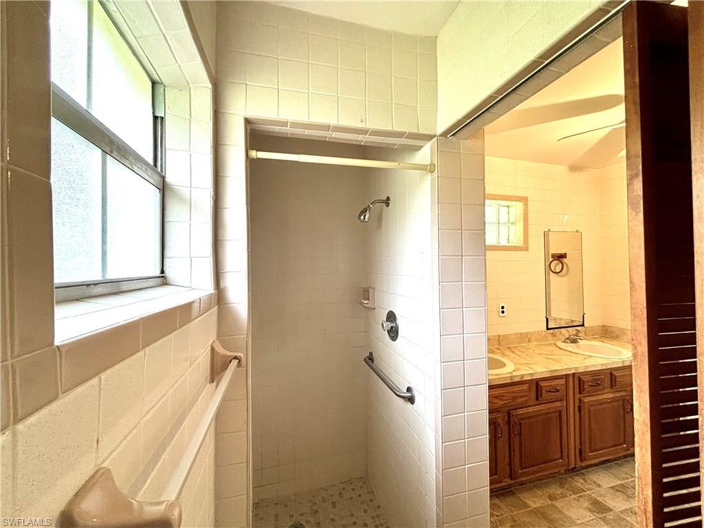 LIVINGSTON MEADOW - Residential Lease