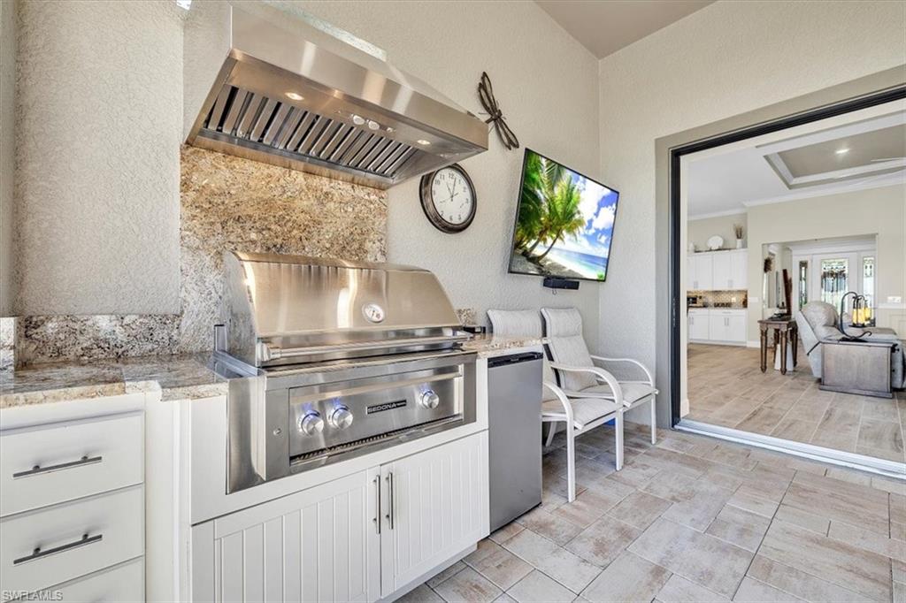 CORKSCREW SHORES - Residential