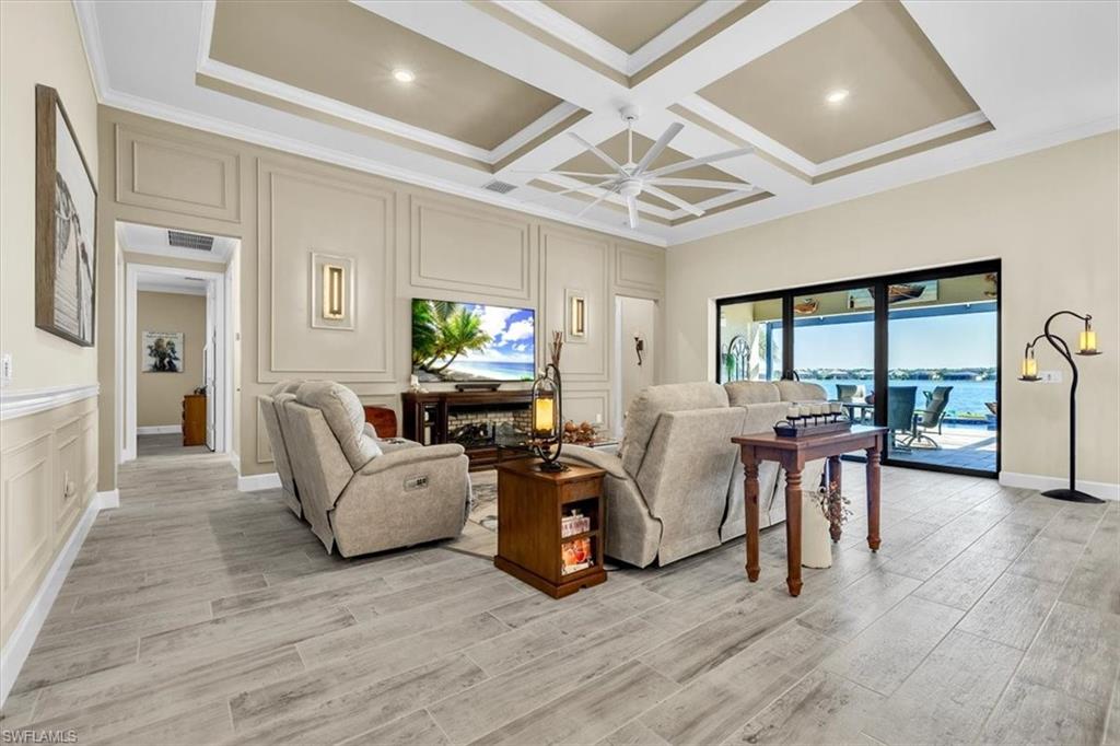 CORKSCREW SHORES - Residential