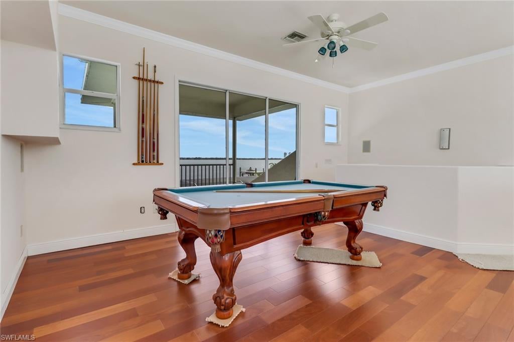 ADMIRALTY YACHT & RACQUET CLUB - Residential