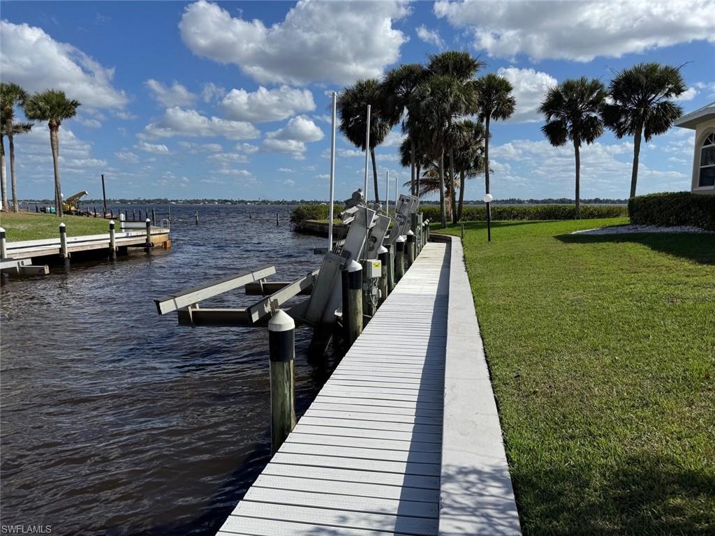 ADMIRALTY YACHT & RACQUET CLUB - Residential