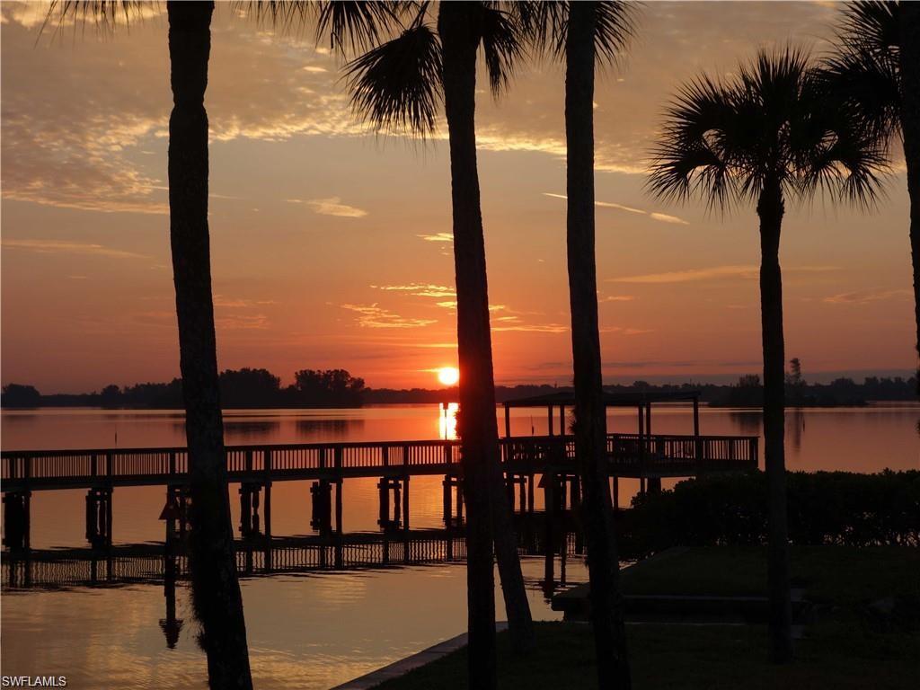 ADMIRALTY YACHT & RACQUET CLUB - Residential