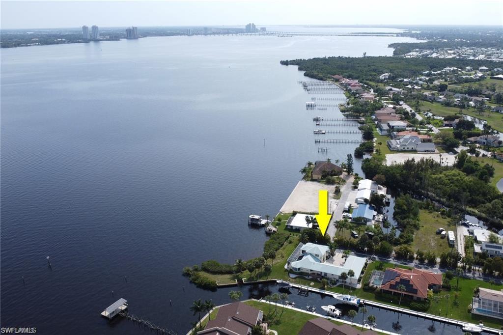 ADMIRALTY YACHT & RACQUET CLUB - Residential