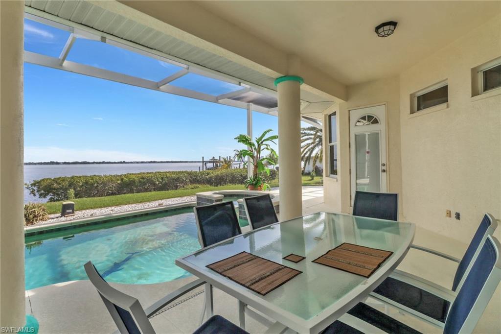 ADMIRALTY YACHT & RACQUET CLUB - Residential