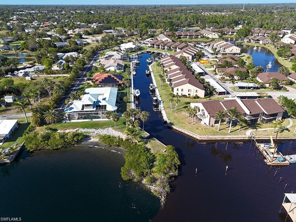 ADMIRALTY YACHT & RACQUET CLUB - Residential
