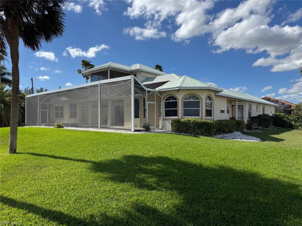 ADMIRALTY YACHT & RACQUET CLUB - Residential
