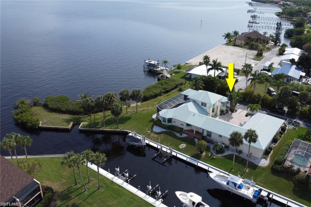 ADMIRALTY YACHT & RACQUET CLUB - Residential