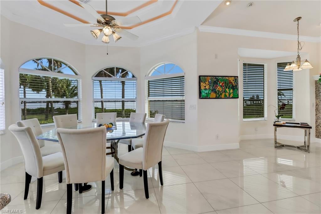 ADMIRALTY YACHT & RACQUET CLUB - Residential