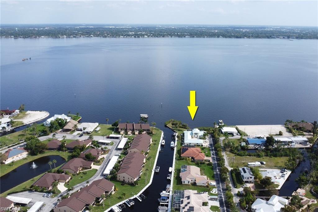 ADMIRALTY YACHT & RACQUET CLUB - Residential