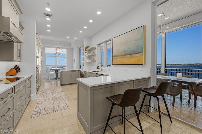 THE SHORES - Residential