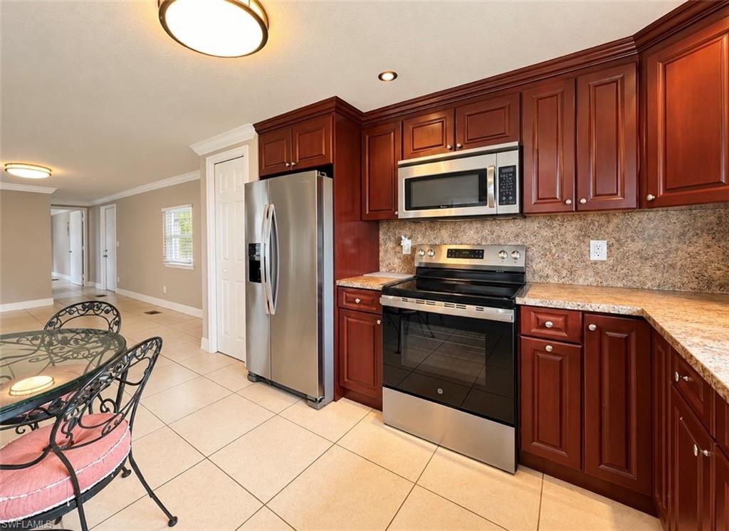 NAPLES MOBILE ESTATES - Residential
