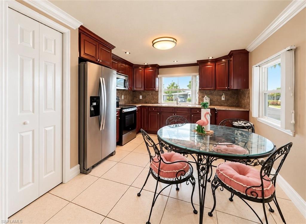 NAPLES MOBILE ESTATES - Residential