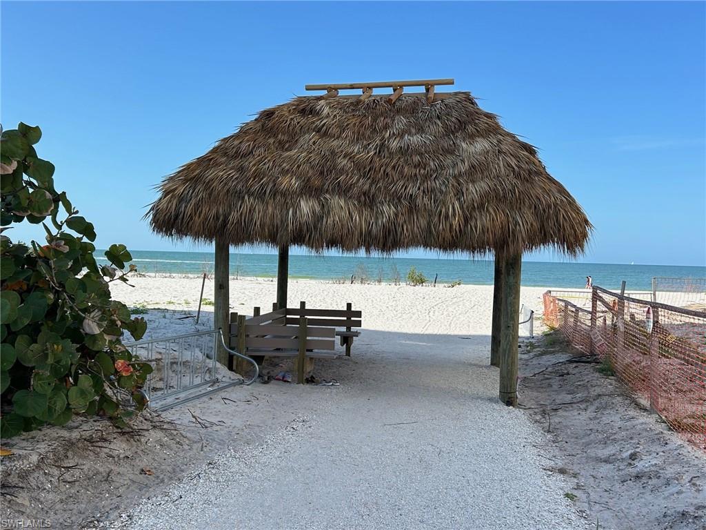 THE PALMS OF BAY BEACH - Residential