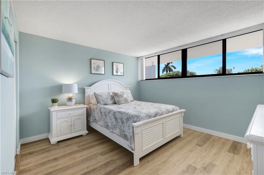 THE PALMS OF BAY BEACH - Residential